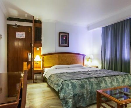 Hotel Chariot Chennai Zewnętrze zdjęcie